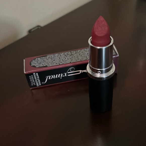 Macximal Lipstick - Picture 4 of 5